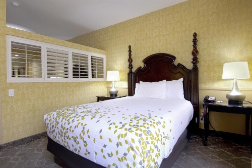 Azure Hotel & Suites Ontario, A Trademark Collection Hotel image 21