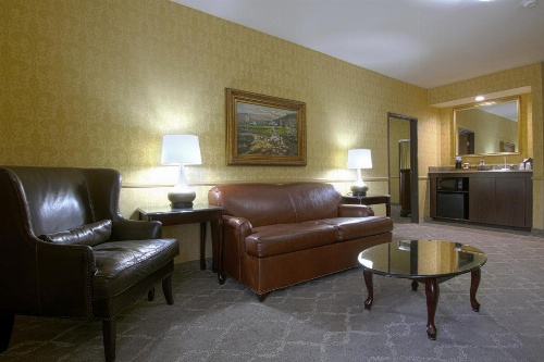 Azure Hotel & Suites Ontario, A Trademark Collection Hotel image 42