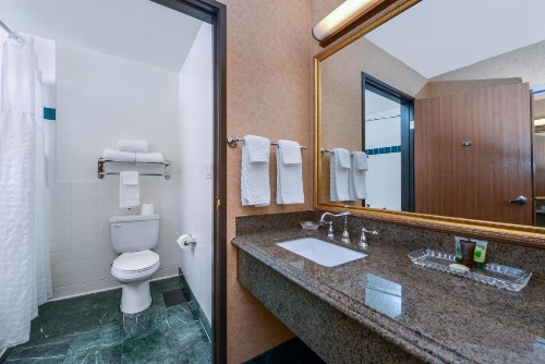 Azure Hotel & Suites Ontario, A Trademark Collection Hotel image 49